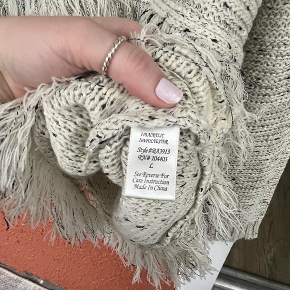 Blu Pepper • Fringe Pullover Sweater, Bohemian. Size Large - Picture 8 of 8